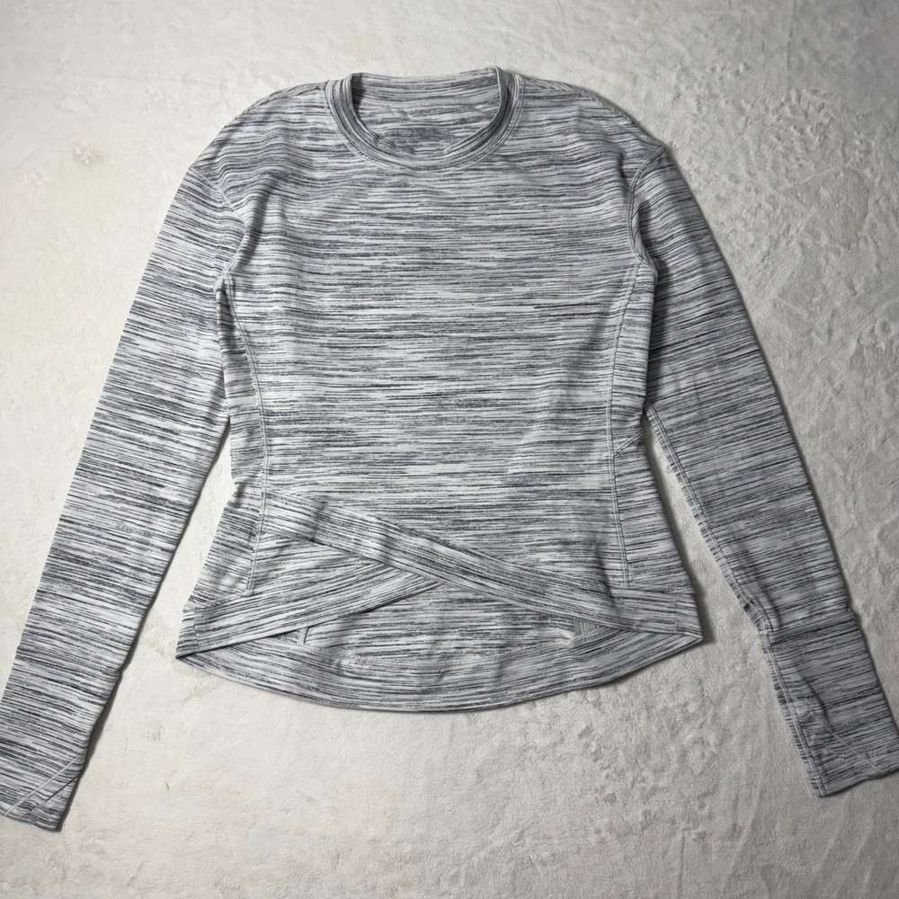 Lululemon Close to Crossing Top Gray Long‎ Sleeve Women's Size Small Pullover